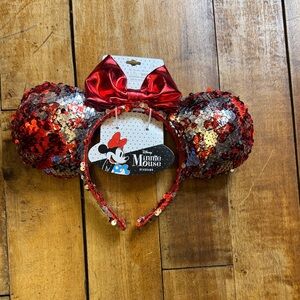 Disney Minnie Mouse Sparkling Red Sequin Ears with bow new in package never worn